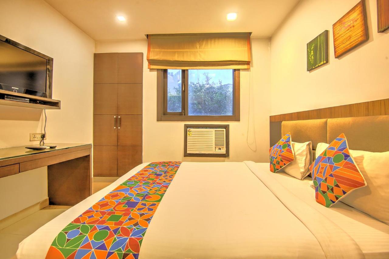 Fabexpress Le Grand Hotel New Delhi Exterior photo
