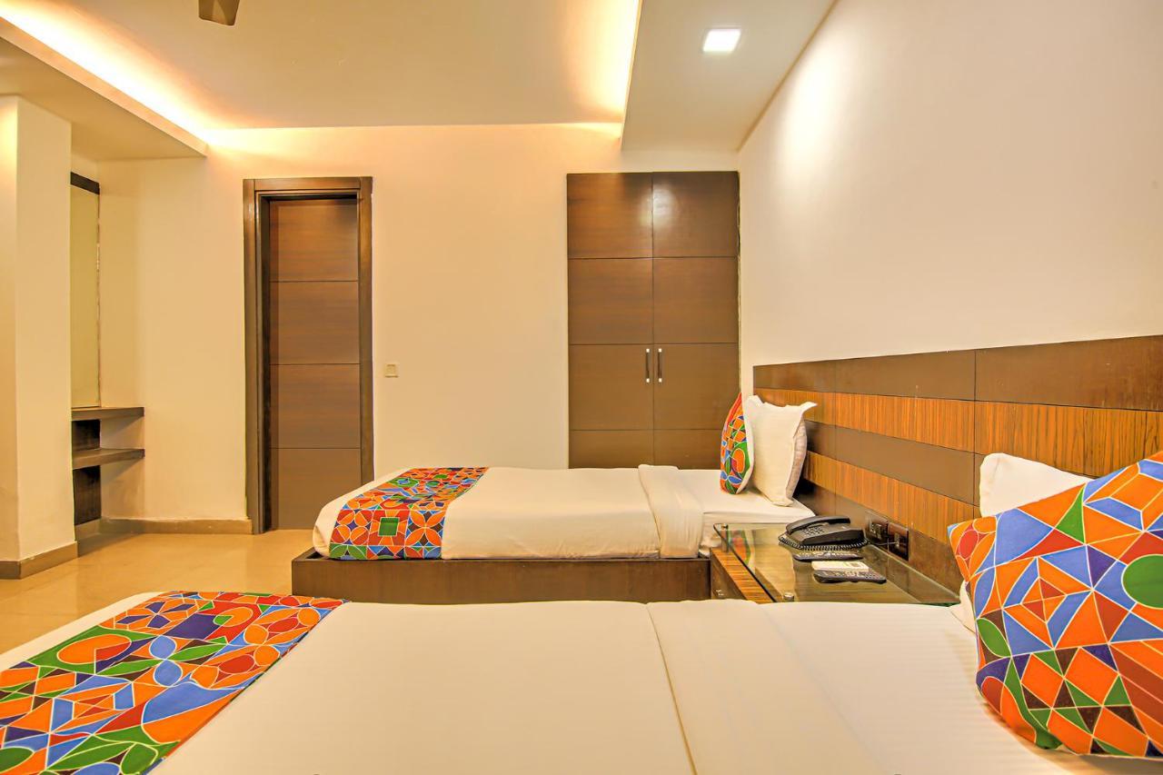 Fabexpress Le Grand Hotel New Delhi Exterior photo