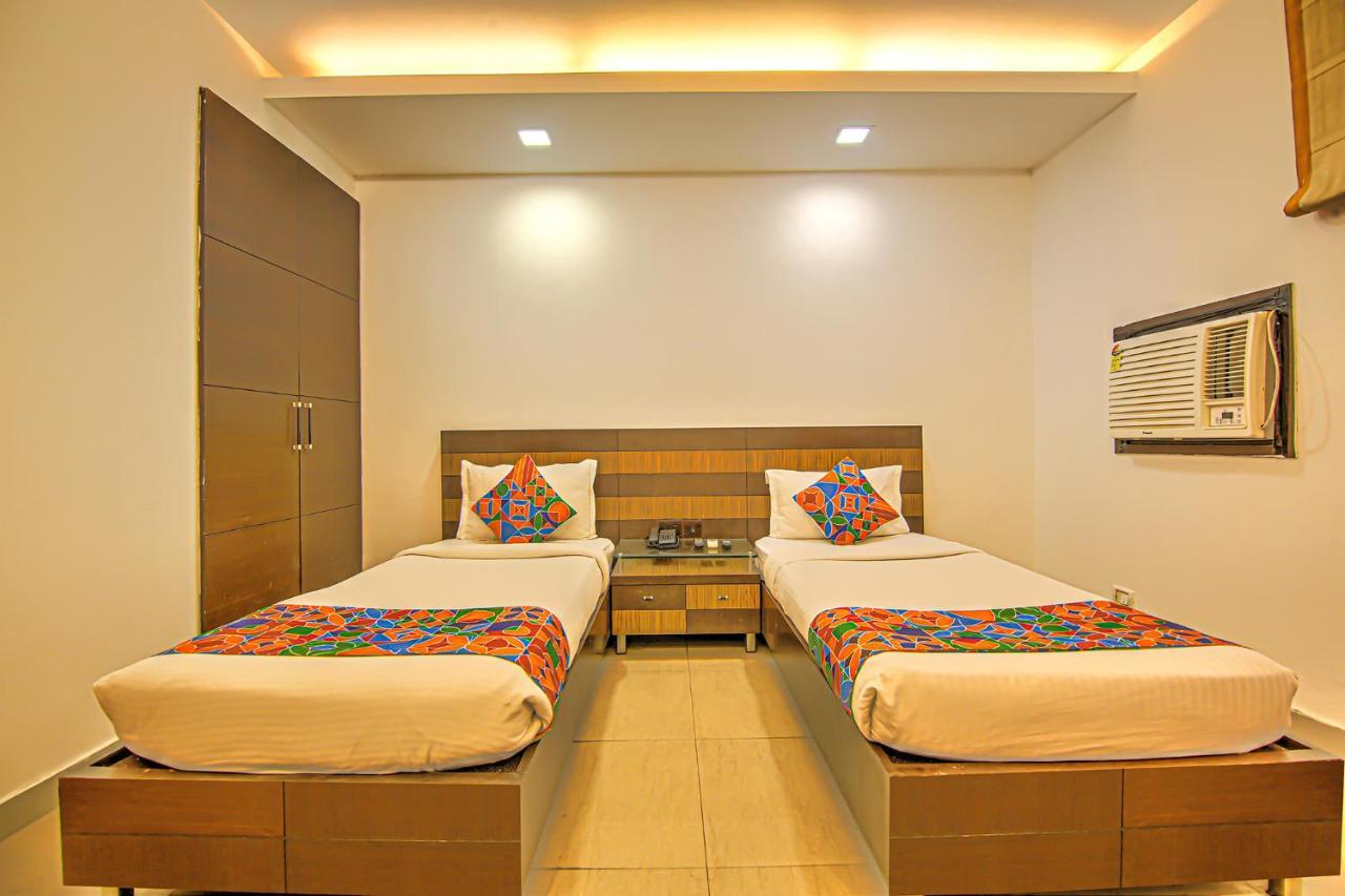 Fabexpress Le Grand Hotel New Delhi Exterior photo