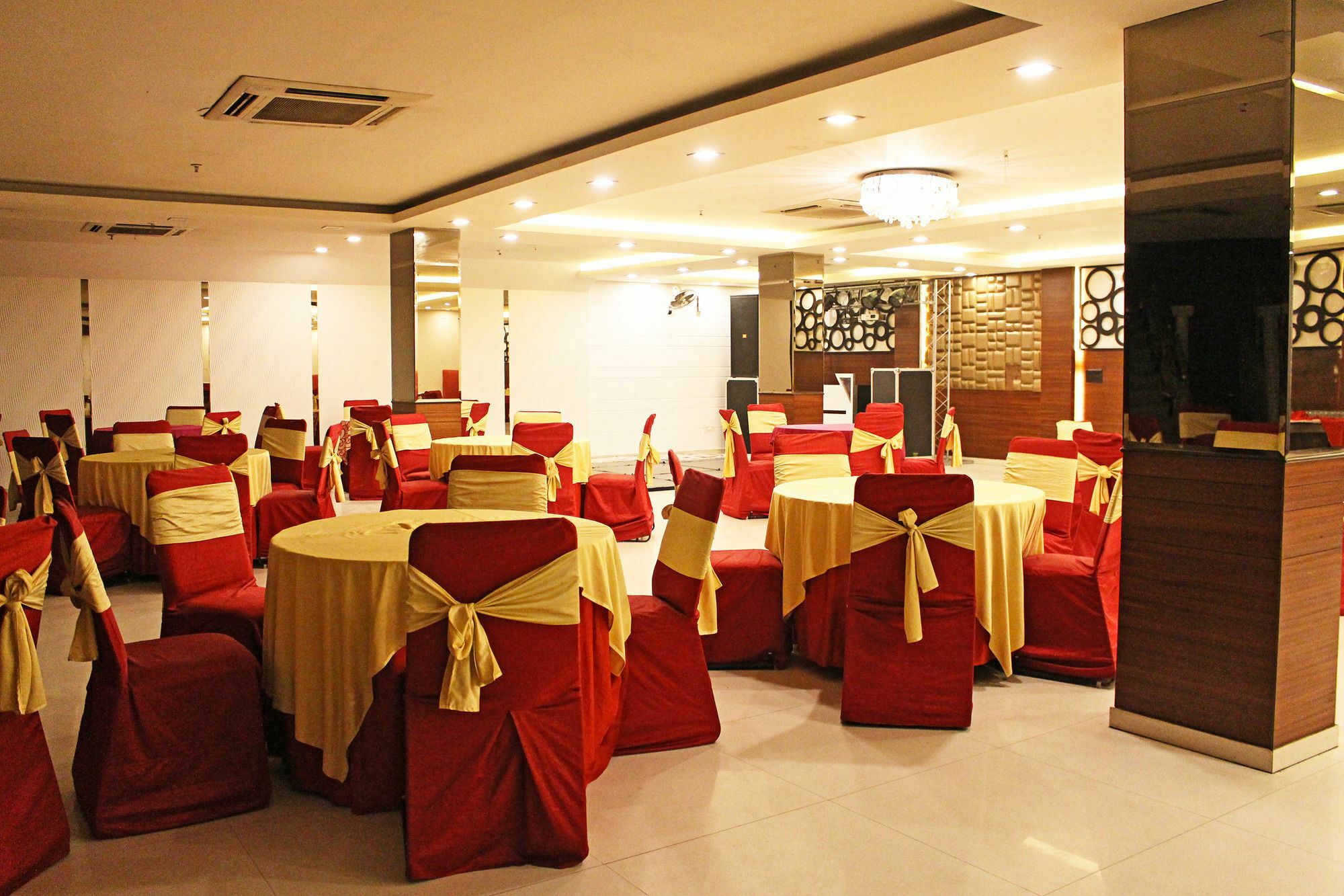 Fabexpress Le Grand Hotel New Delhi Exterior photo